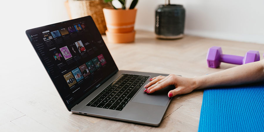 Home Gym Experience: Unleashing Smart Fitness Equipment and Apps